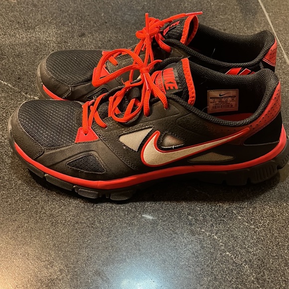 Nike training shoes - Picture 4 of 7